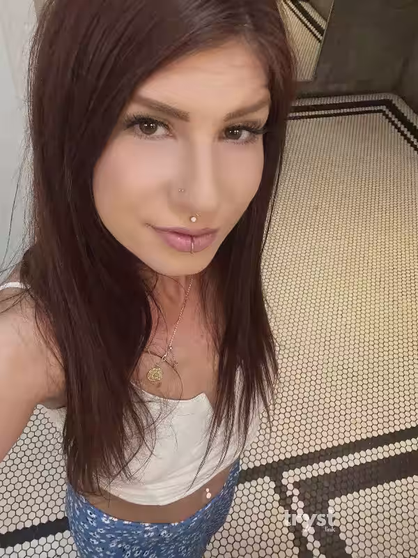 Escort Holli Bullock in Austin, TX