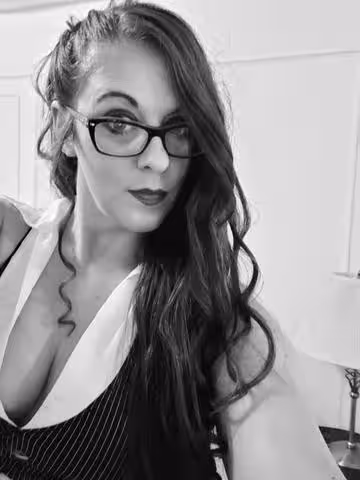 companion/Massage Natalie in Cleveland, OH