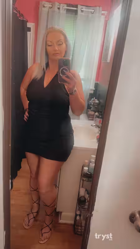 Escort Allie in Johnson City, TN