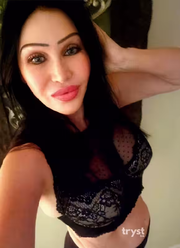 companion/Massage Suzanne Stephens in Los Angeles, CA