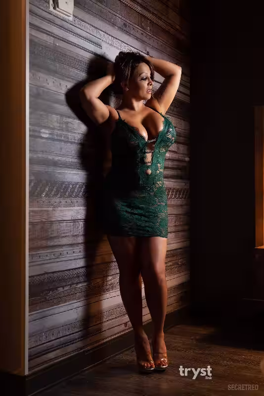 companion/Massage Raquel Reigns in Nashville, TN