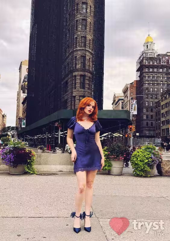 companion/S&M Lindsay Logan in New York City - Manhattan, NY