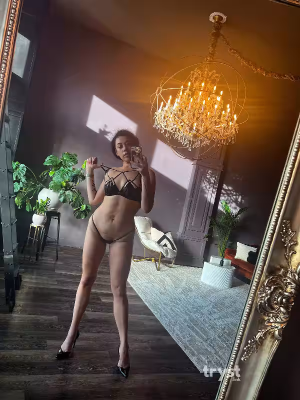 companion/Massage/S&M Maxienne Robey in Philadelphia, PA